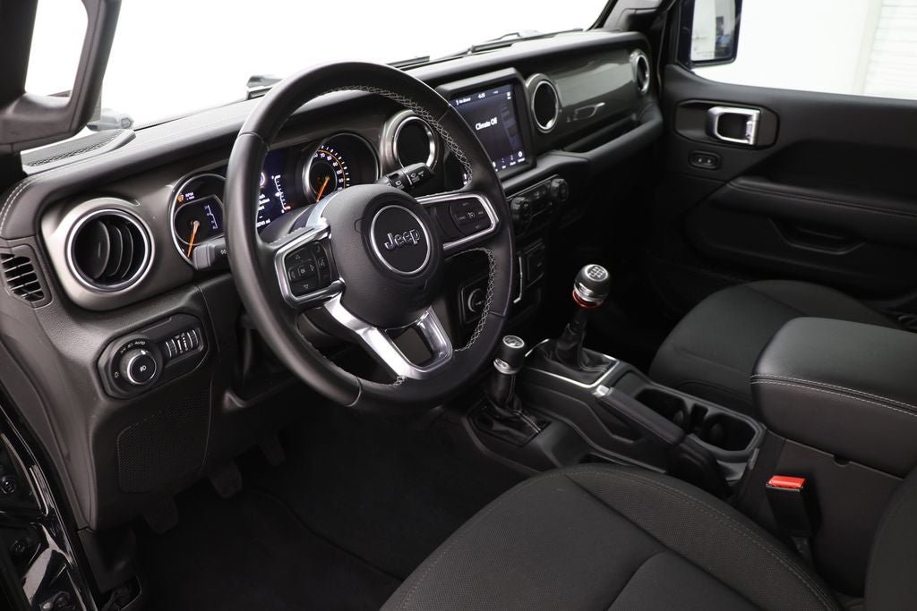 Used 2022 Jeep Wrangler Unlimited Sahara AWD/4WD image 13