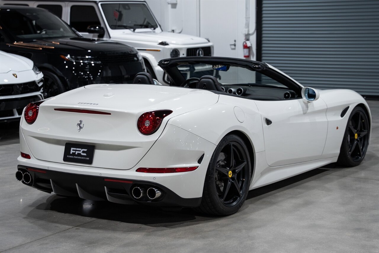 Used 2016 Ferrari California T RWD image 7