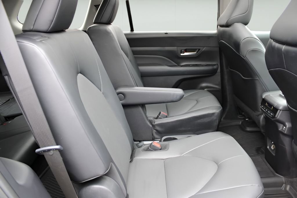 Certified 2024 Toyota Grand Highlander XLE image 23