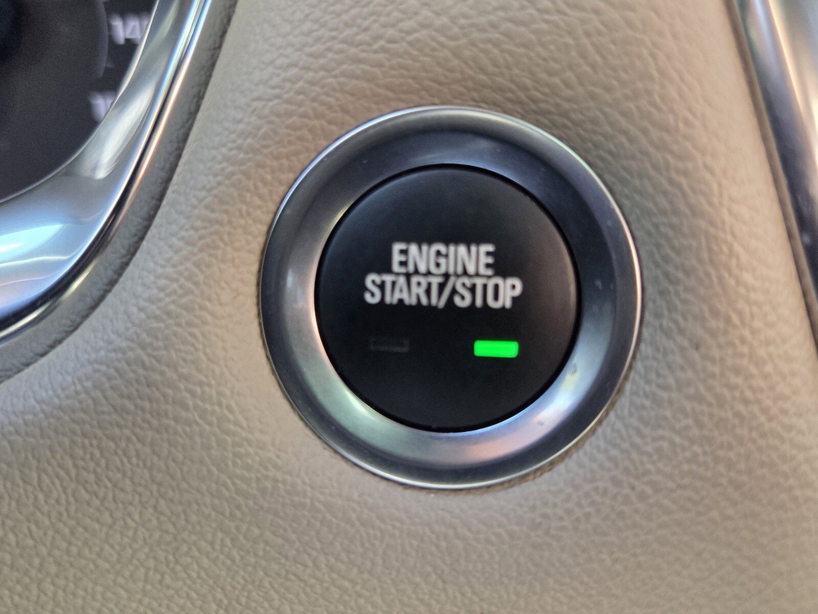 Certified 2023 Chevrolet Traverse LT FWD image 31