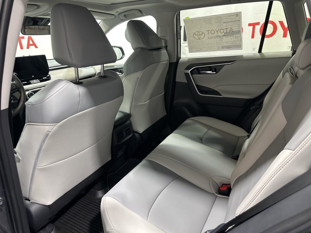 Used 2025 Toyota RAV4 XLE Premium image 17