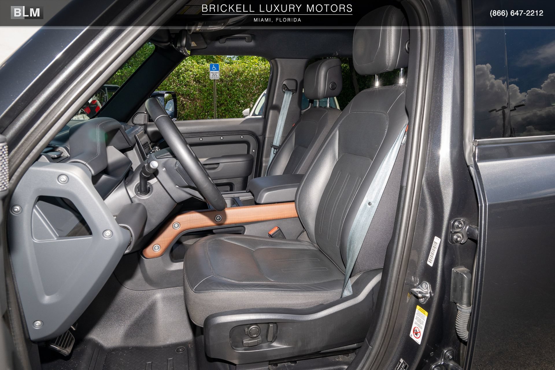 Used 2024 Land Rover Defender 110 X AWD/4WD image 7