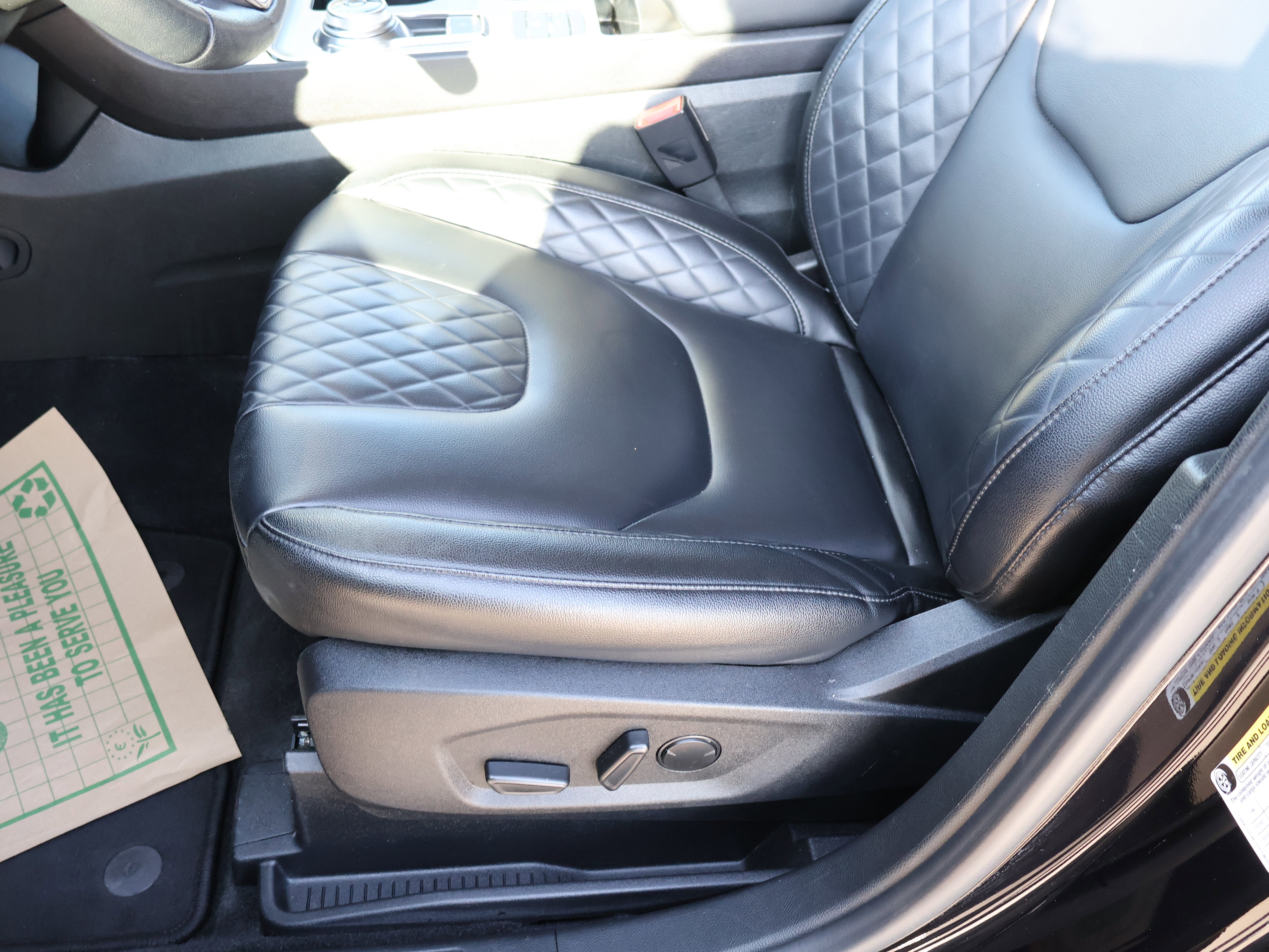 Used 2024 Ford Edge Titanium image 37