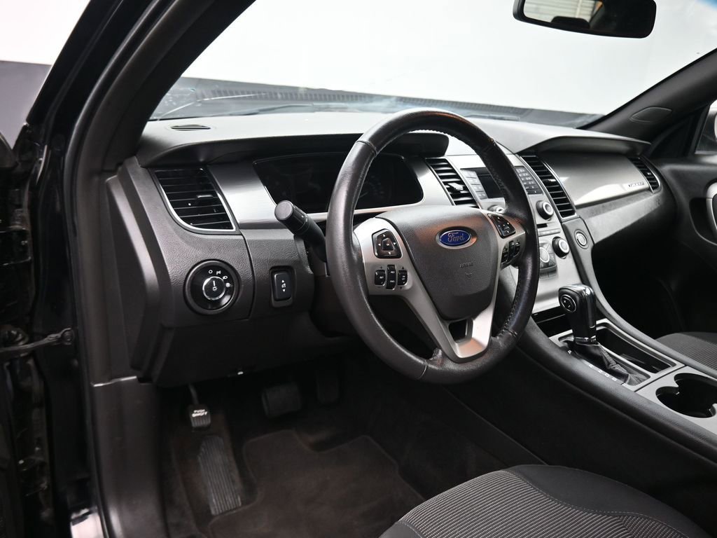 Used 2018 Ford Taurus SEL FWD image 13