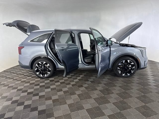 Certified 2025 Kia Sorento SX FWD image 15