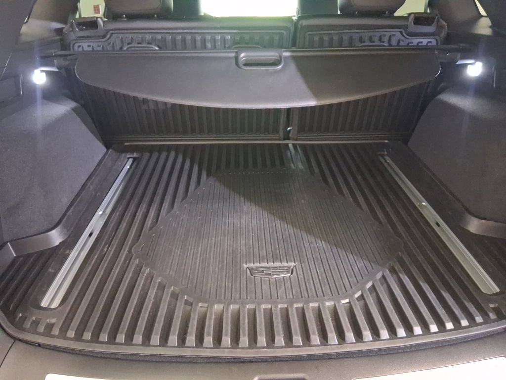 Certified 2026 Cadillac XT5 Sportv w/ LPO, Floor Liner Package AWD/4WD image 9