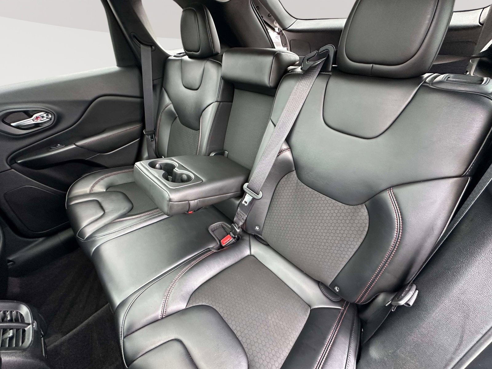 Used 2019 Jeep Cherokee Trailhawk w/ Comfort/Convenience Group image 26