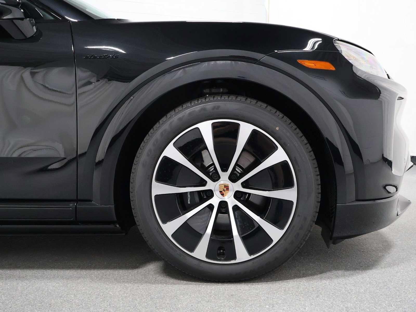 New 2026 Porsche Cayenne Electric AWD/4WD image 11