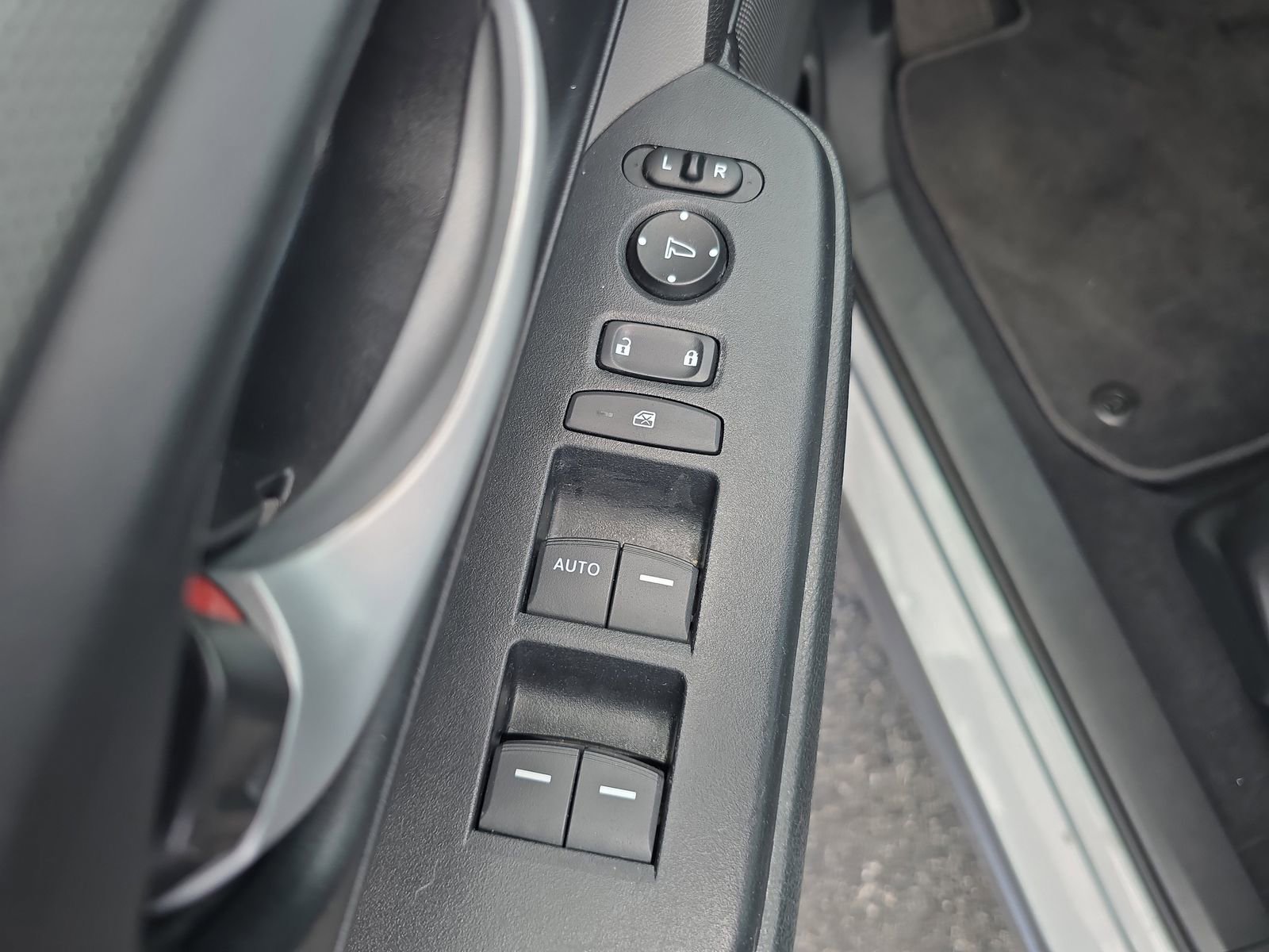 Used 2019 Honda CR-V LX image 14