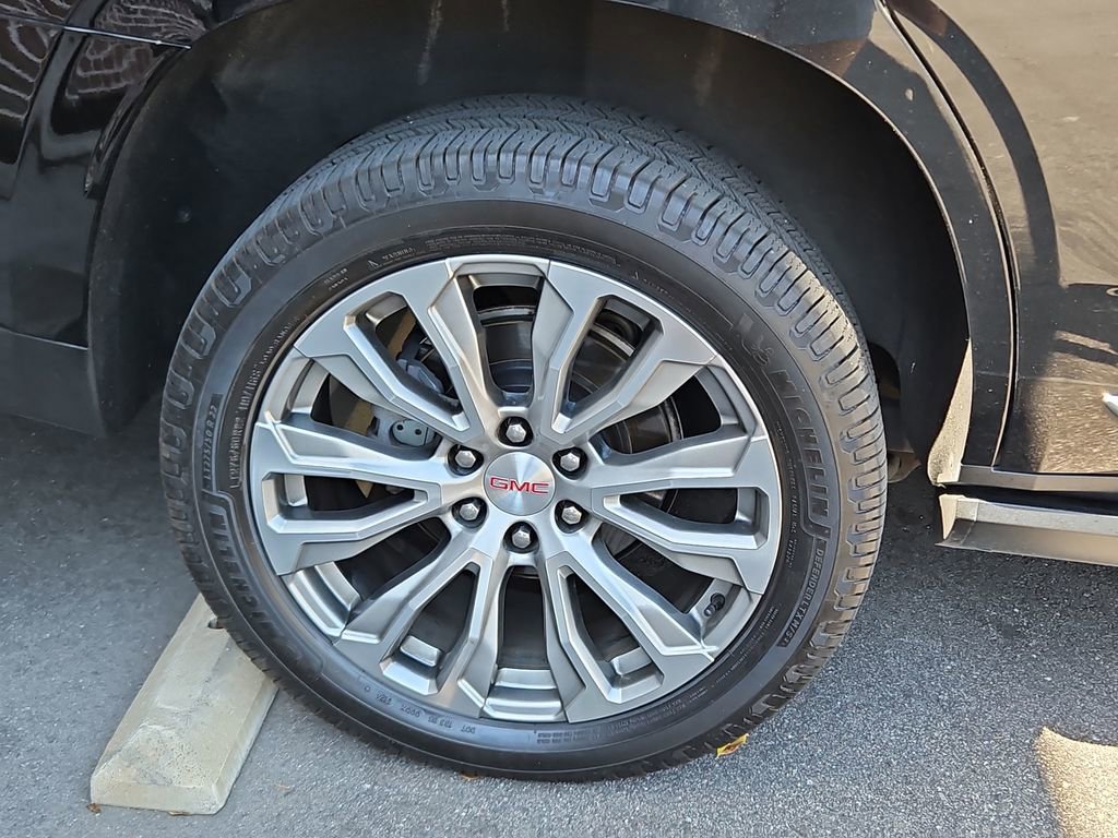 Used 2021 GMC Yukon Denali w/ Denali Premium Package RWD image 8