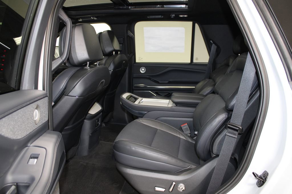 New 2025 Lincoln Navigator Reserve w/ Jet Appearance Package image 27