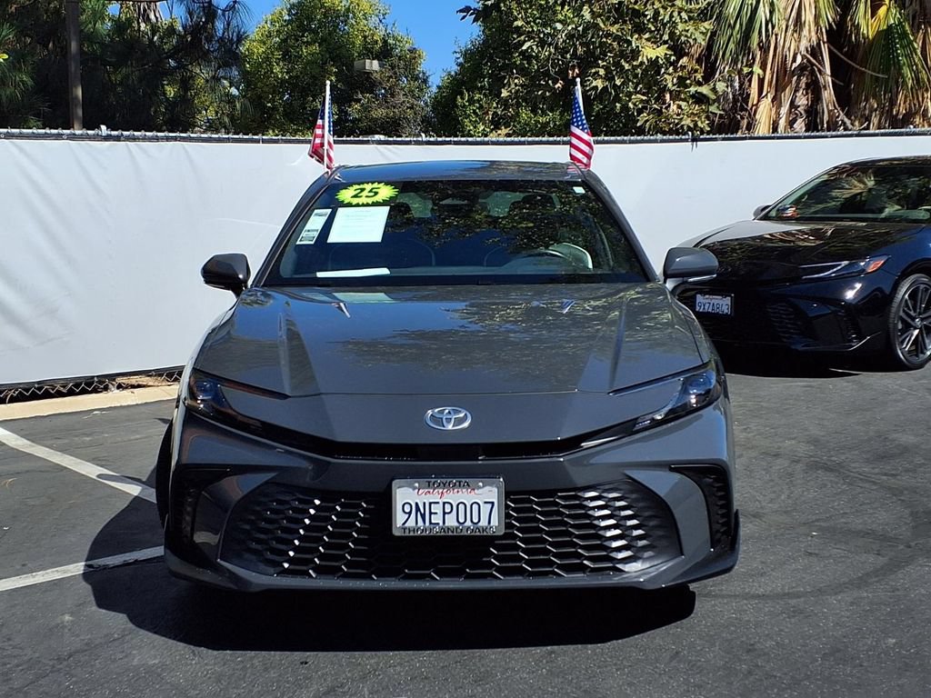 Used 2025 Toyota Camry SE FWD image 2