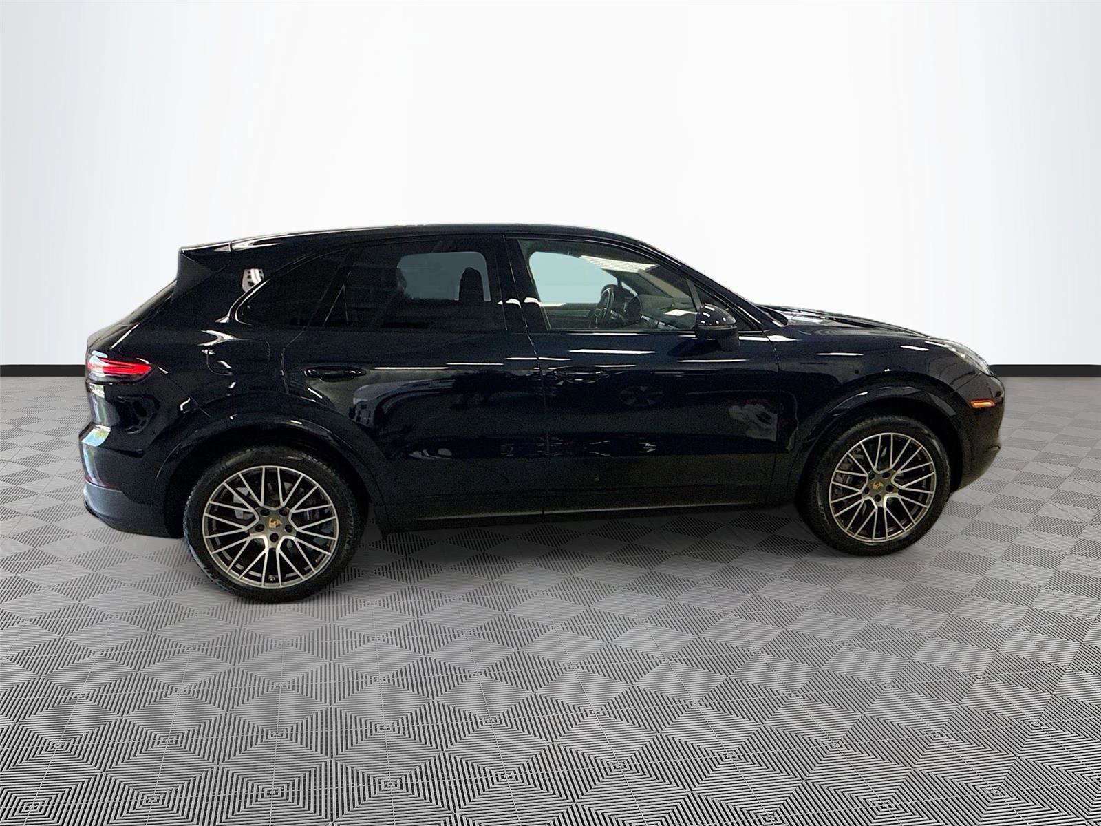 Used 2022 Porsche Cayenne Platinum Edition AWD/4WD image 8