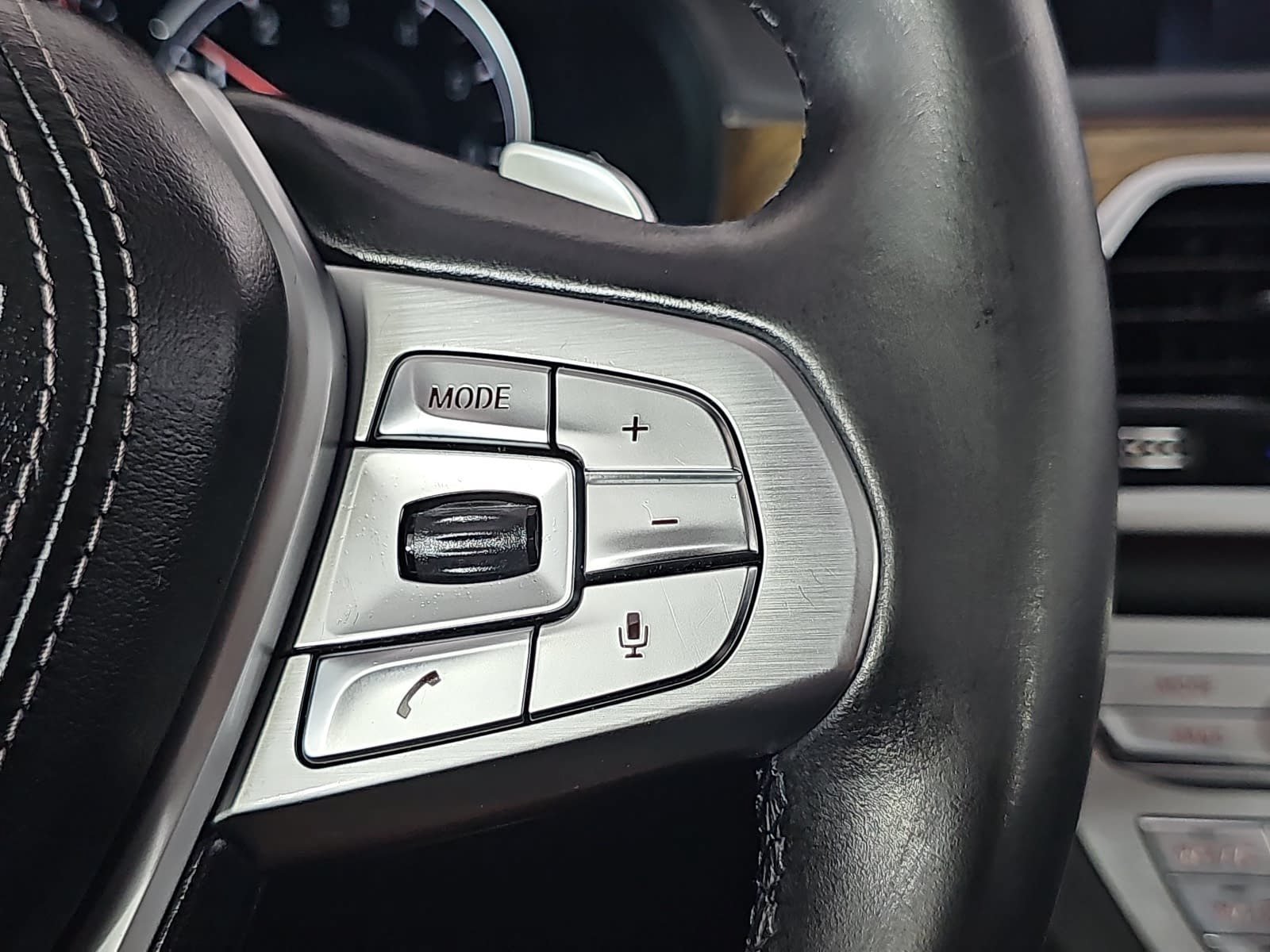 Used 2018 BMW 740i w/ Driver Assistance Package RWD image 18