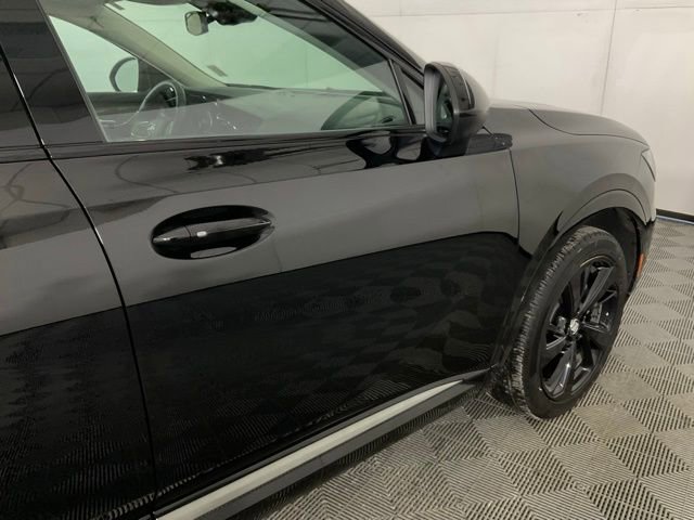 Used 2023 Buick Envision Essence w/ Sport Touring Package image 9