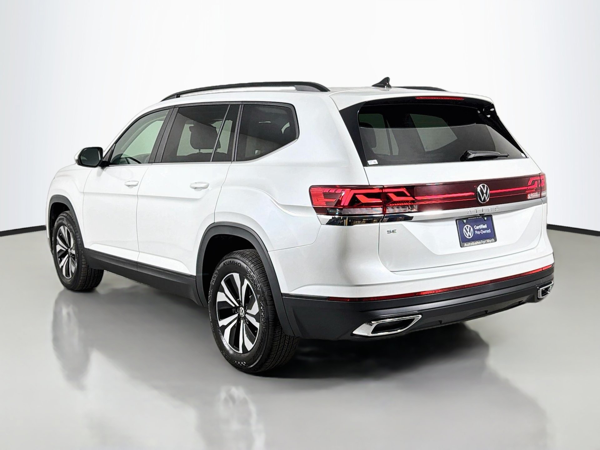 Certified 2026 Volkswagen Atlas SE FWD image 7