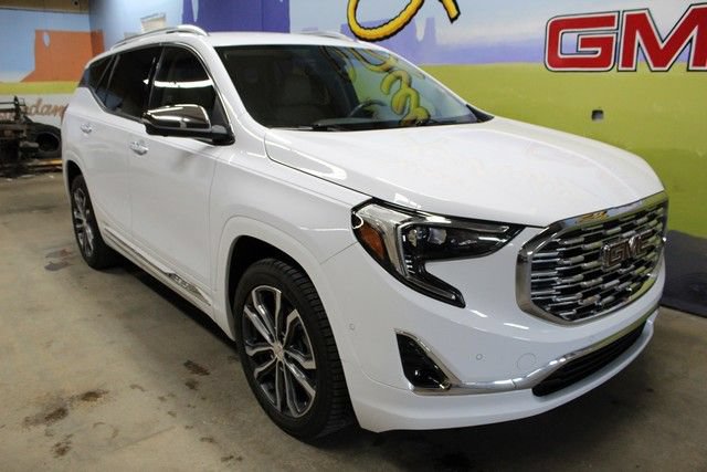 Certified 2020 GMC Terrain Denali w/ Denali Premium Package FWD image 3