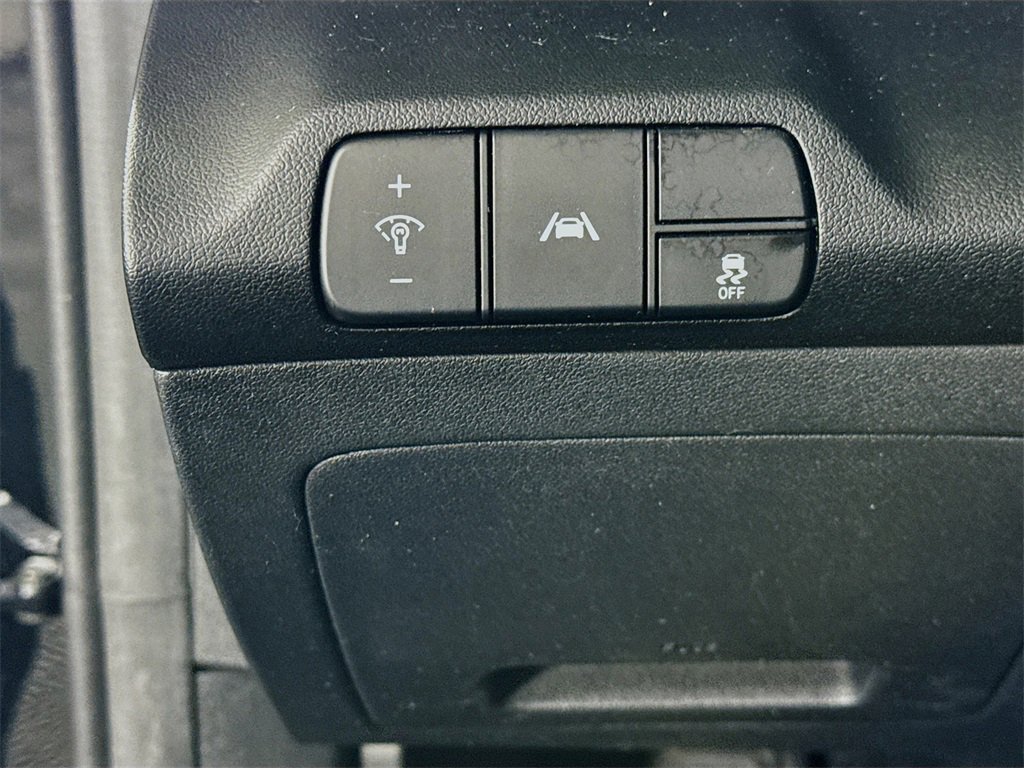 Certified 2022 Hyundai Elantra Limited w/ Cargo Package image 20