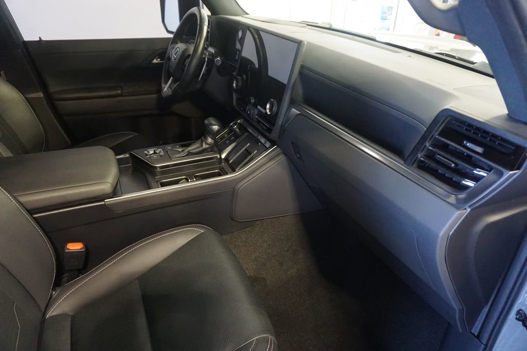 Used 2024 Lexus GX 550 w/ Cold Area Package AWD/4WD image 29