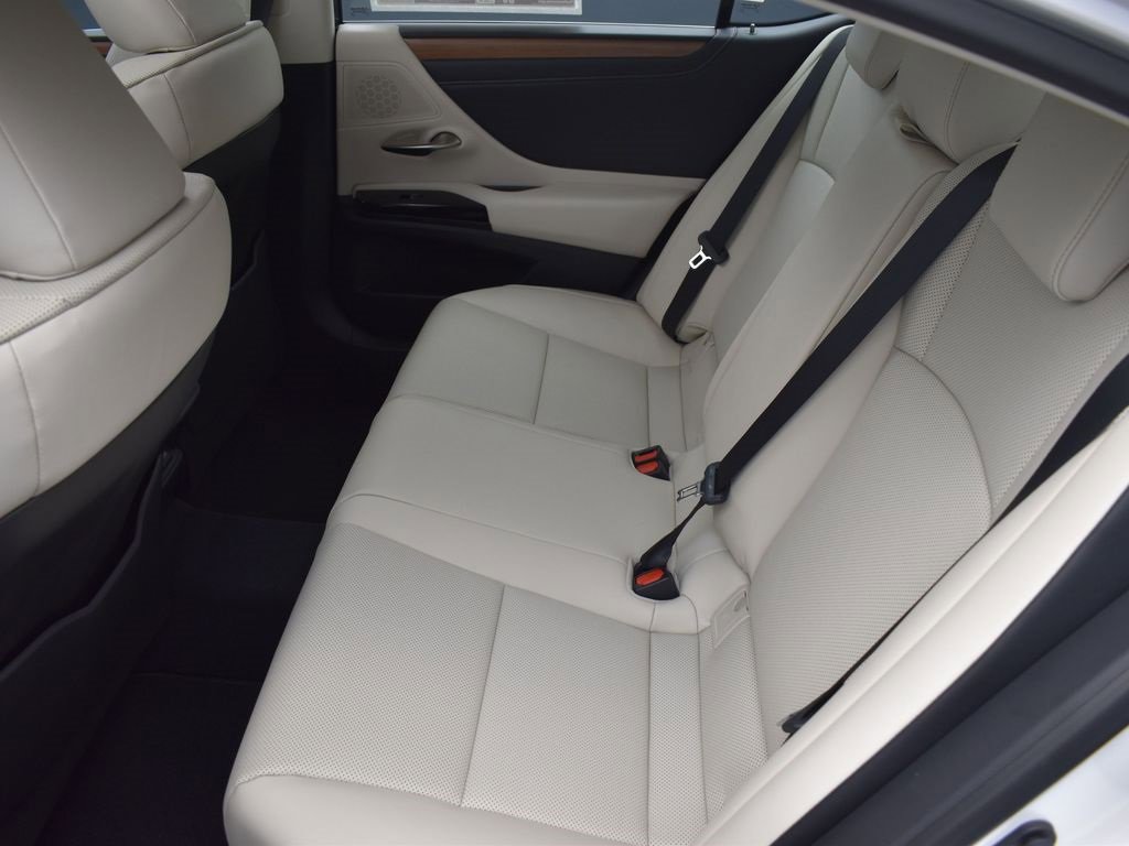 New 2025 Lexus ES 350 w/ Premium Package image 16