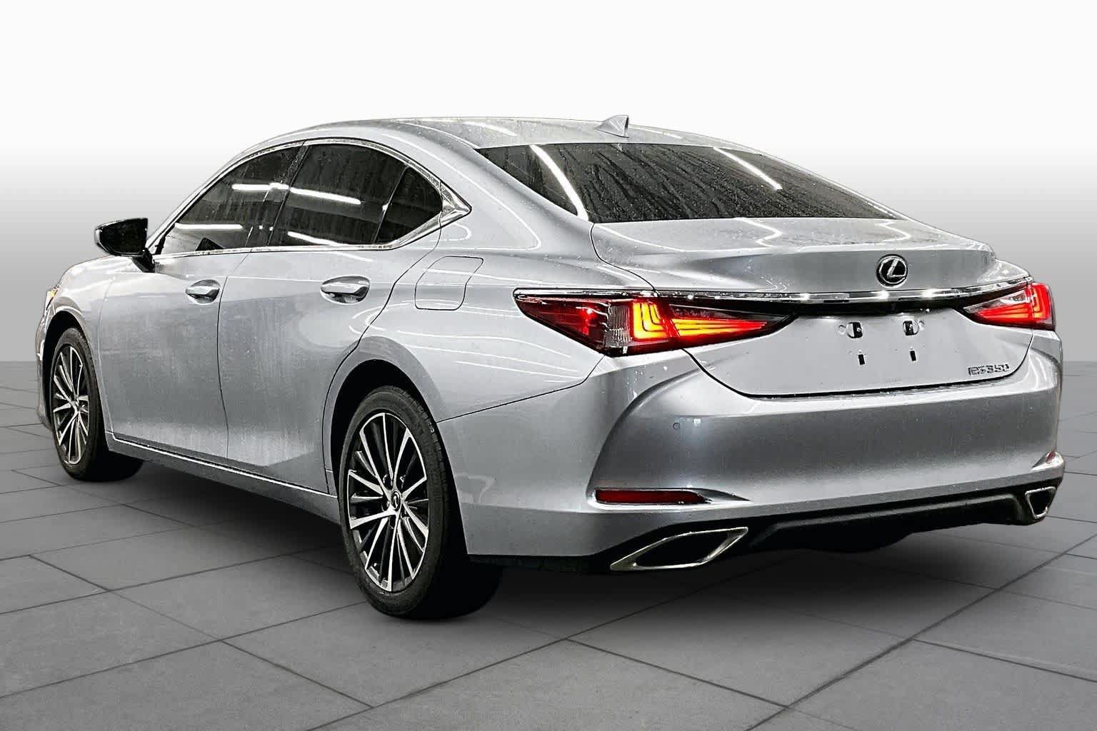 Used 2024 Lexus ES 350 w/ Premium Package FWD image 12