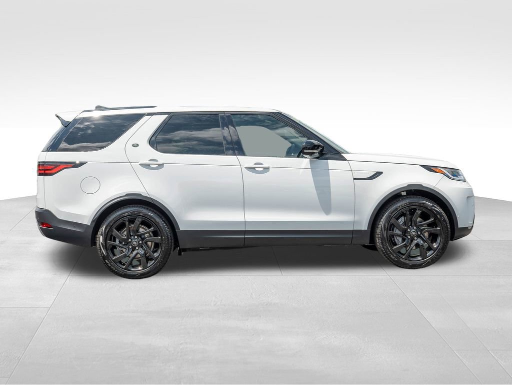 New 2025 Land Rover Discovery S image 8