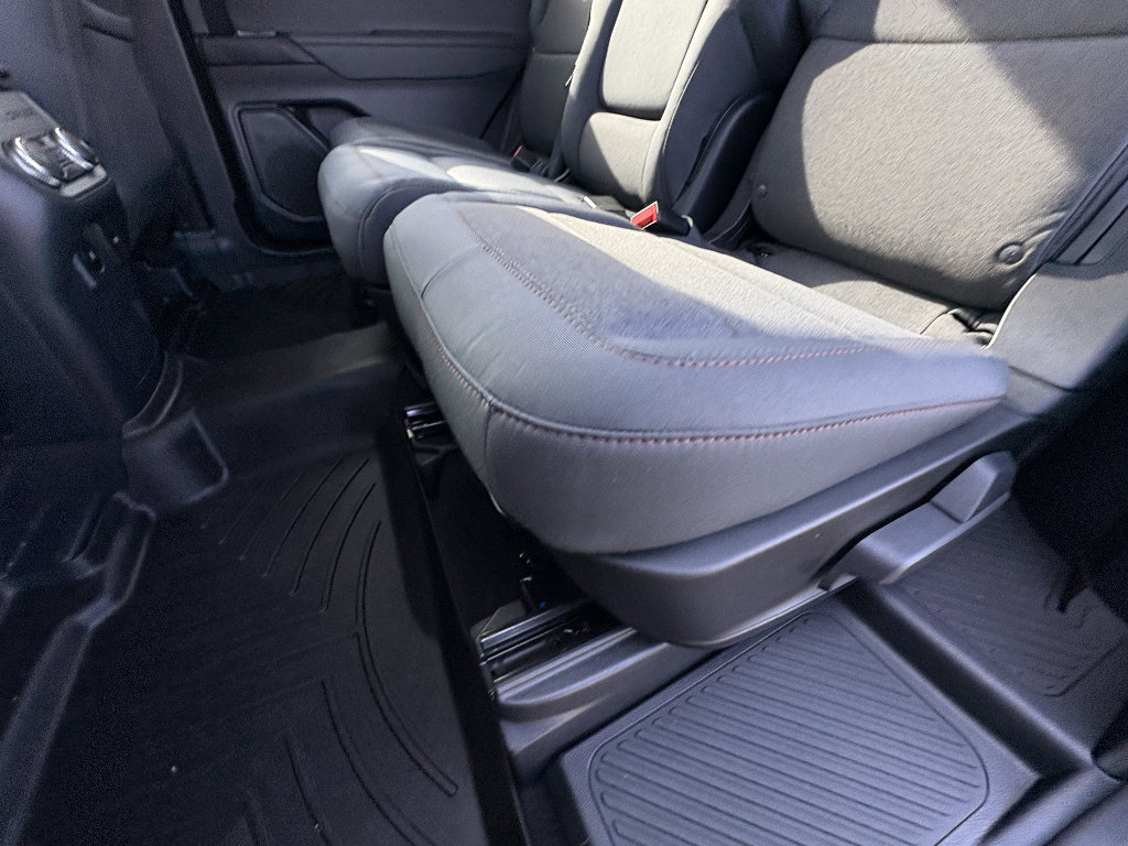 Used 2025 Ford Explorer Active image 21