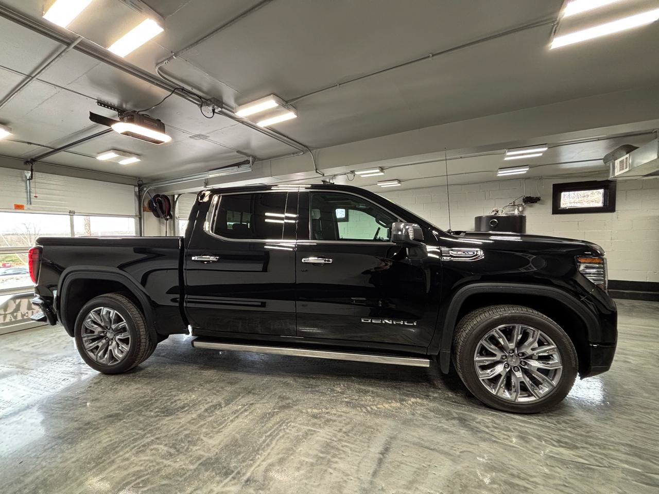 Used 2022 GMC Sierra 1500 Denali w/ Denali Reserve Package AWD/4WD image 15