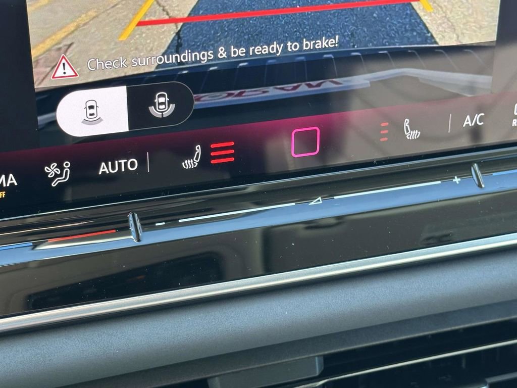 New 2025 Volkswagen Tiguan SE image 22