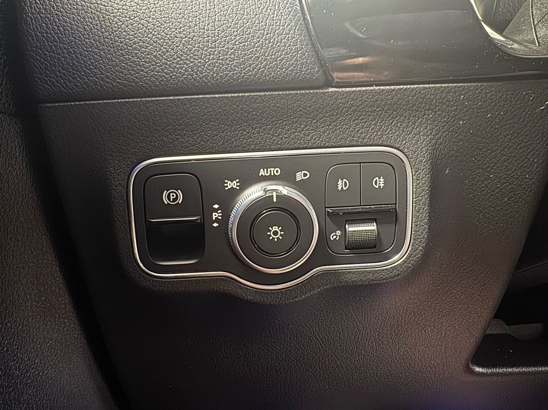 Used 2021 Mercedes-Benz GLA 250 4MATIC w/ Premium Package image 40