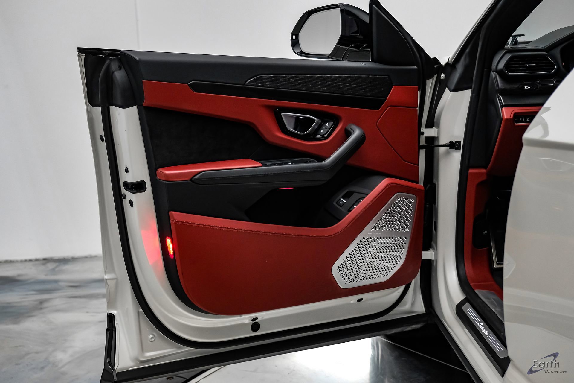 Used 2022 Lamborghini Urus image 91