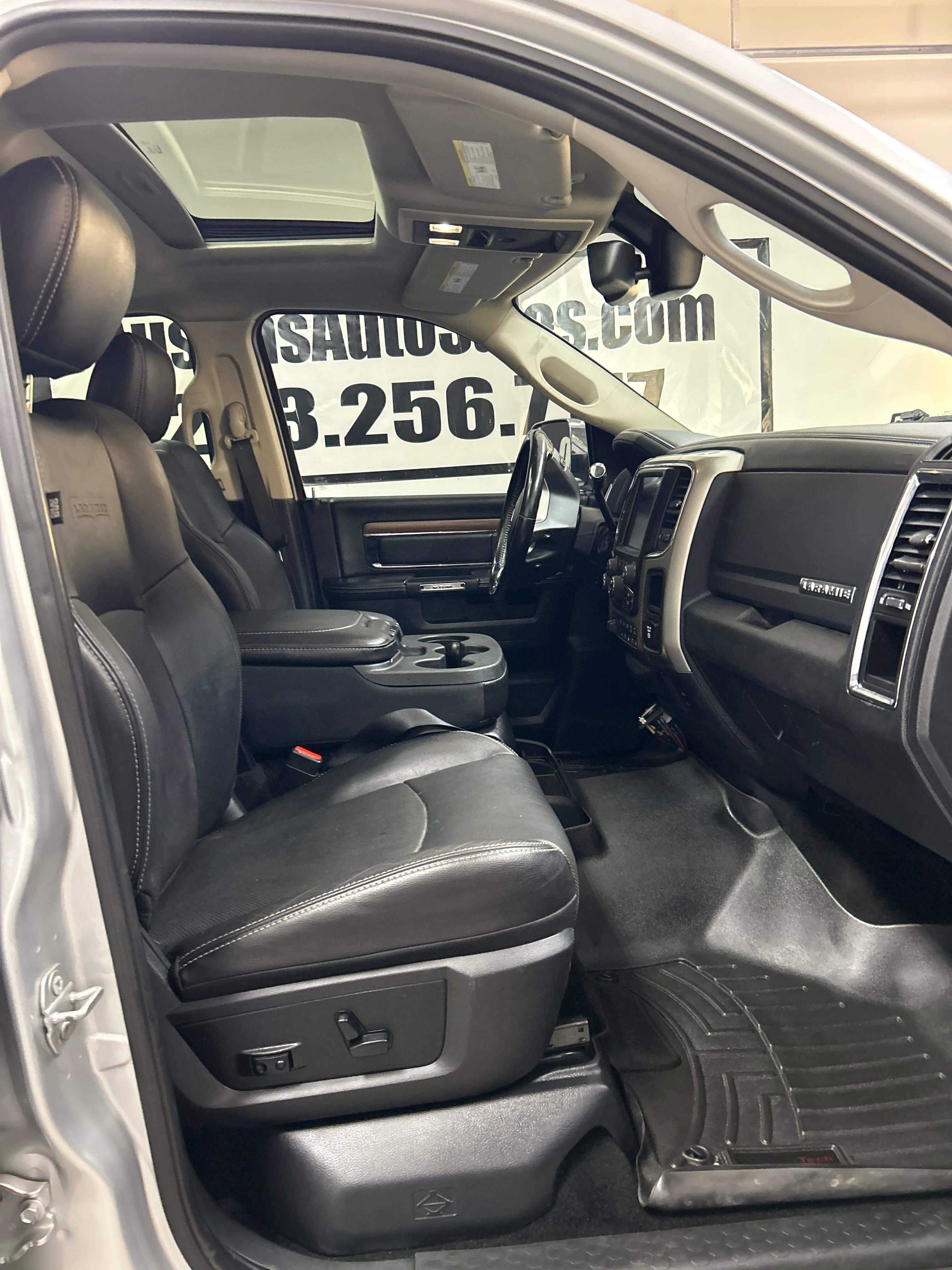 Used 2016 RAM 3500 Laramie w/ Convenience Group AWD/4WD image 14