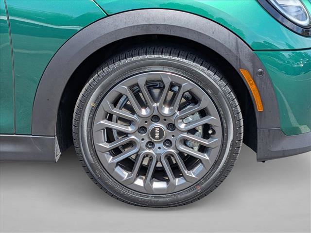 Used 2025 MINI Cooper 2-Door Hardtop FWD image 21