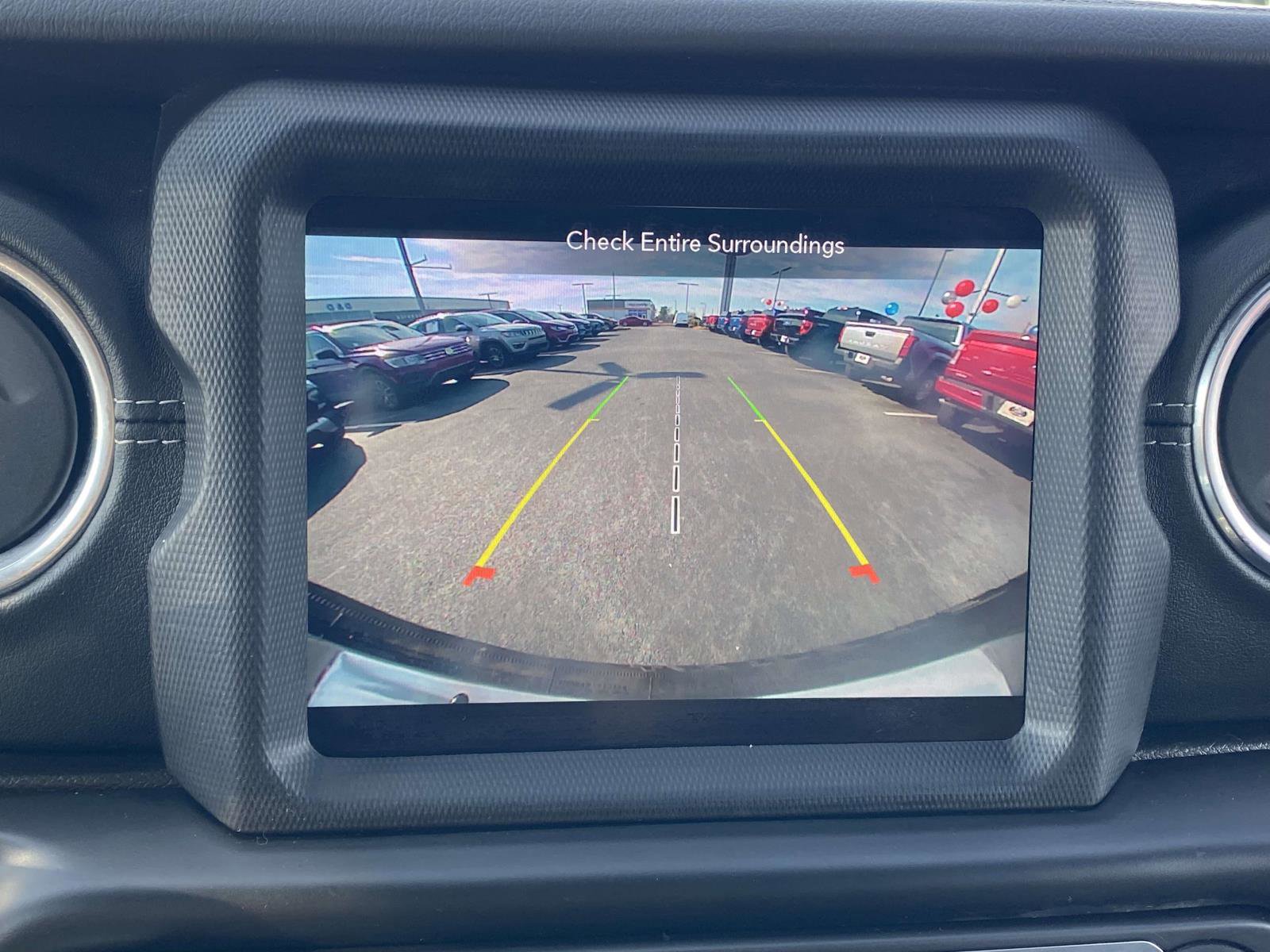 Used 2020 Jeep Wrangler Unlimited Sahara image 25