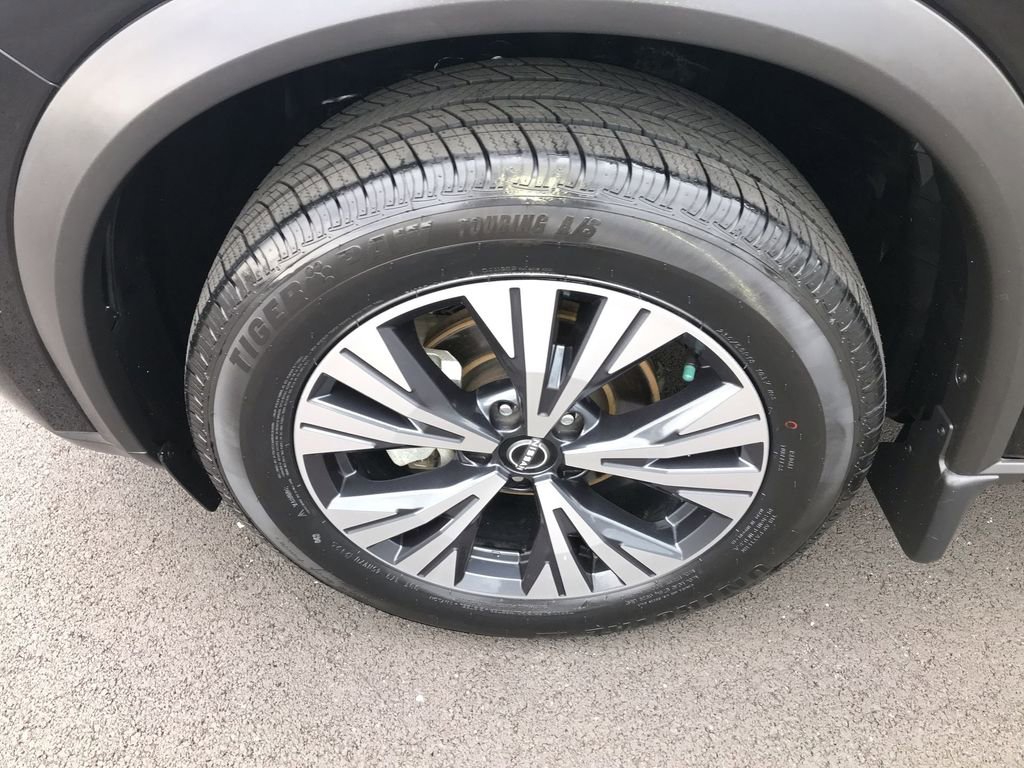 Used 2023 Nissan Rogue SV FWD image 10