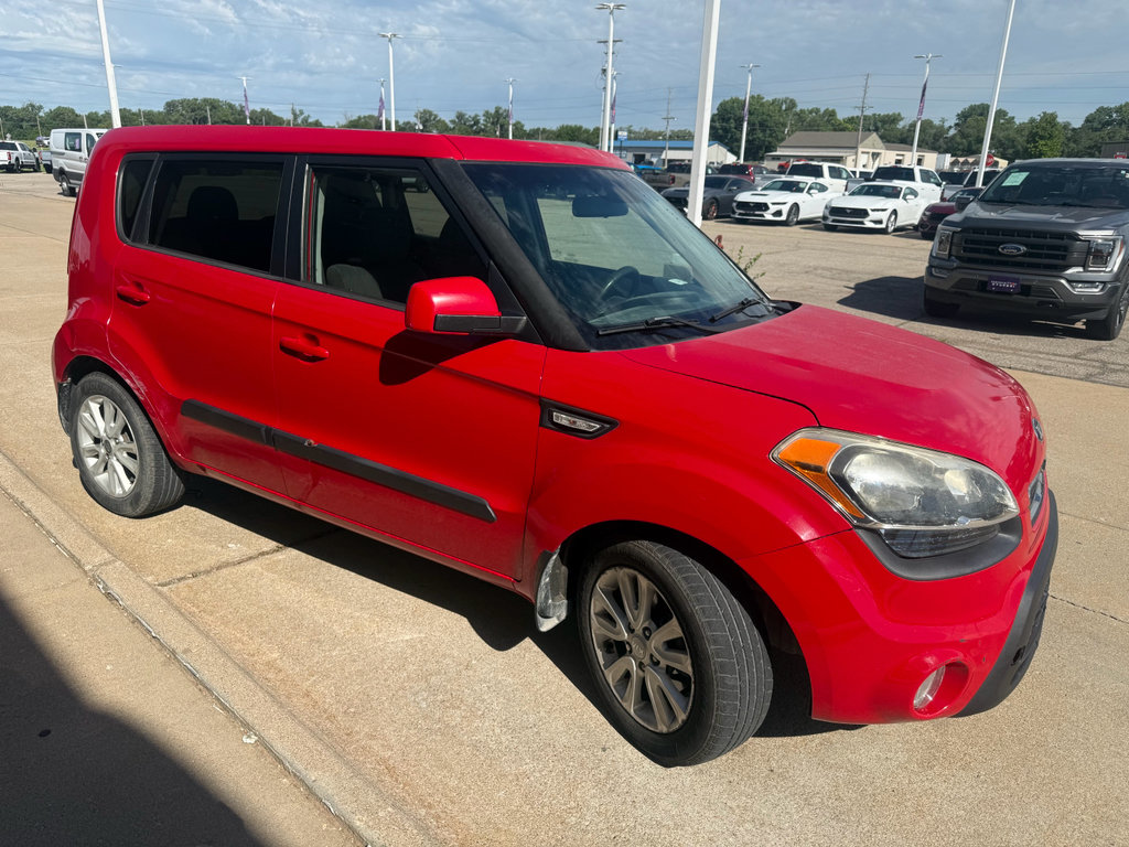 Used 2013 Kia Soul FWD image 12