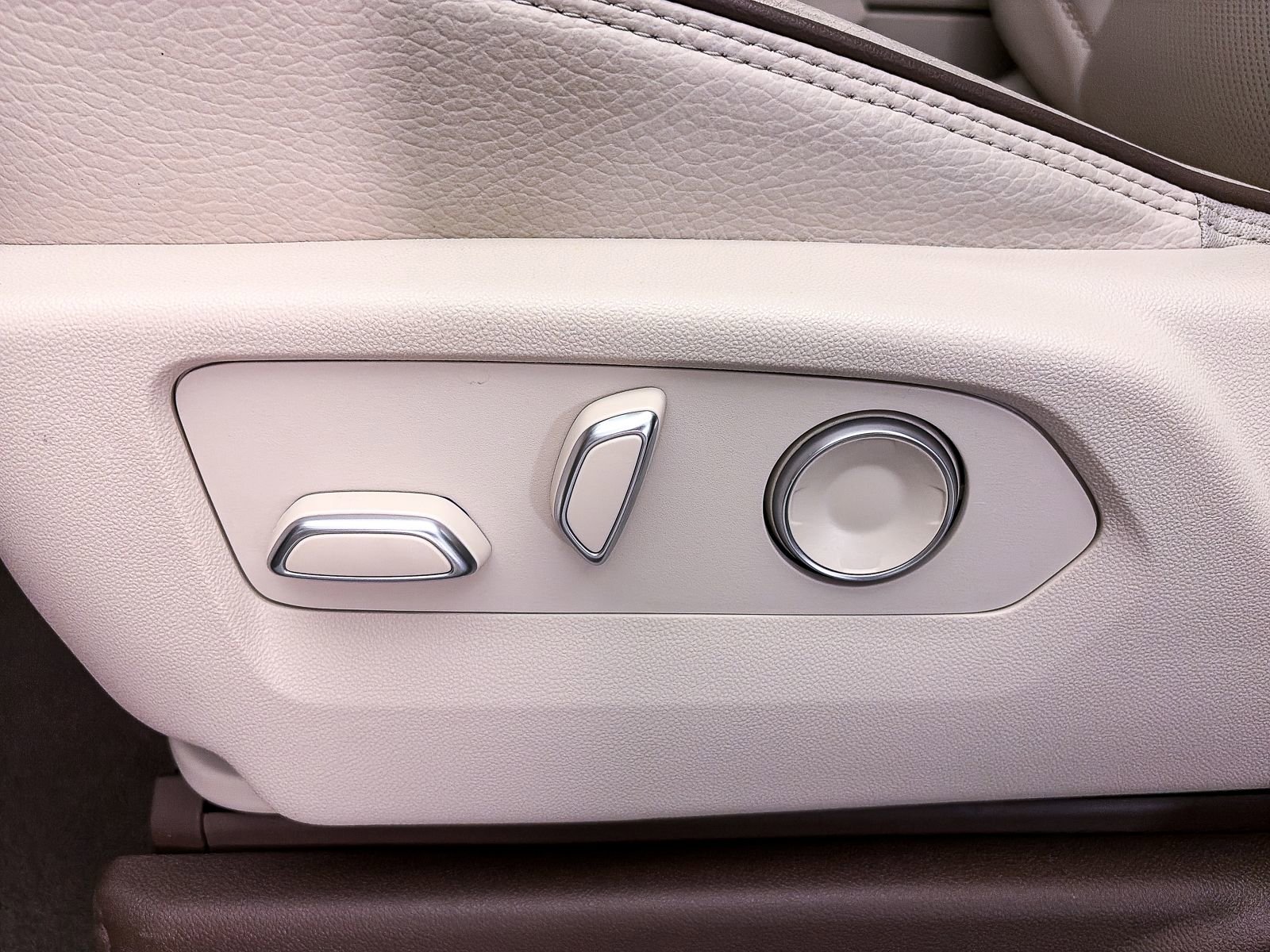 Used 2024 GMC Yukon Denali w/ Max Trailering Package image 22