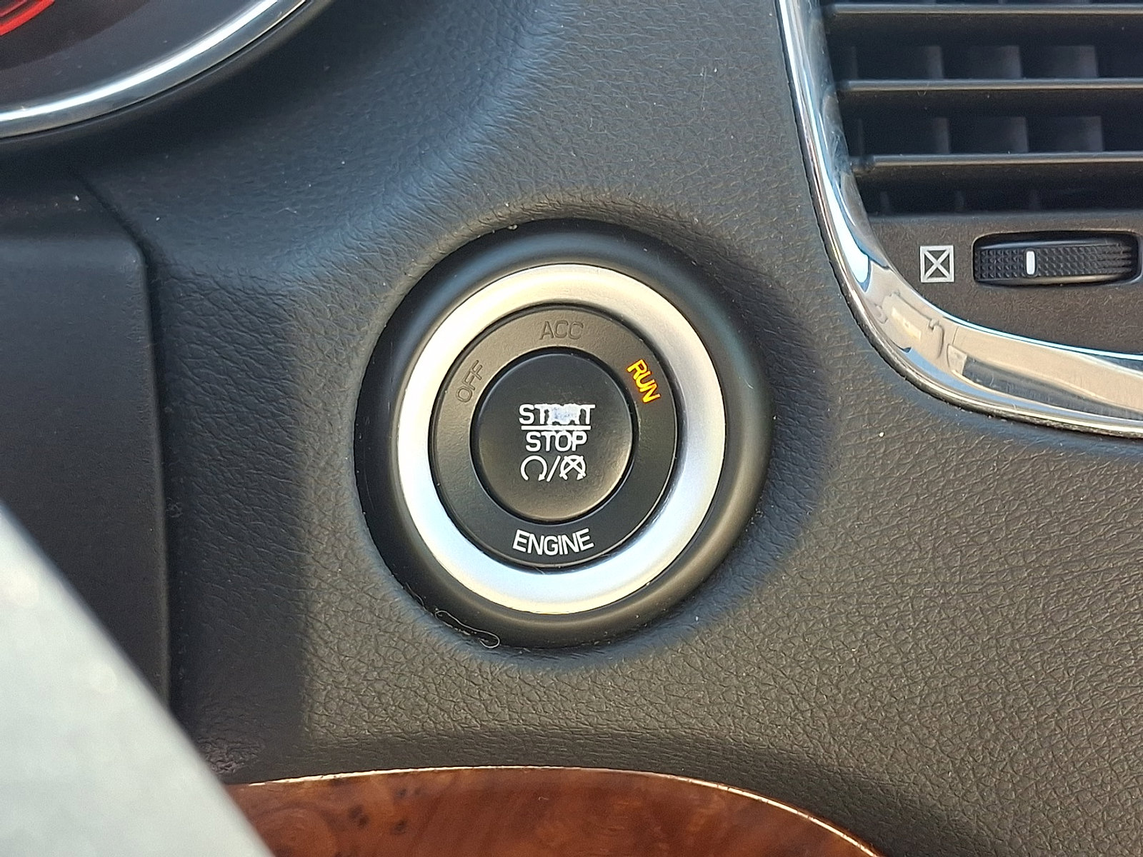 Used 2015 Dodge Durango Limited w/ Premium Group image 24