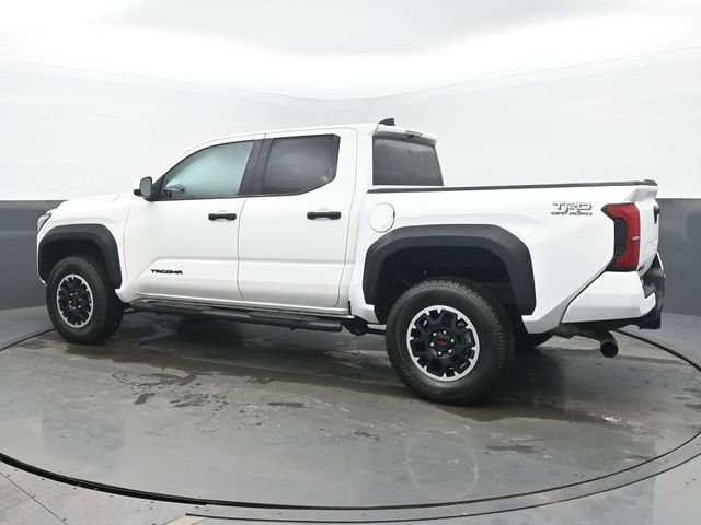 Used 2025 Toyota Tacoma TRD Off-Road AWD/4WD image 3