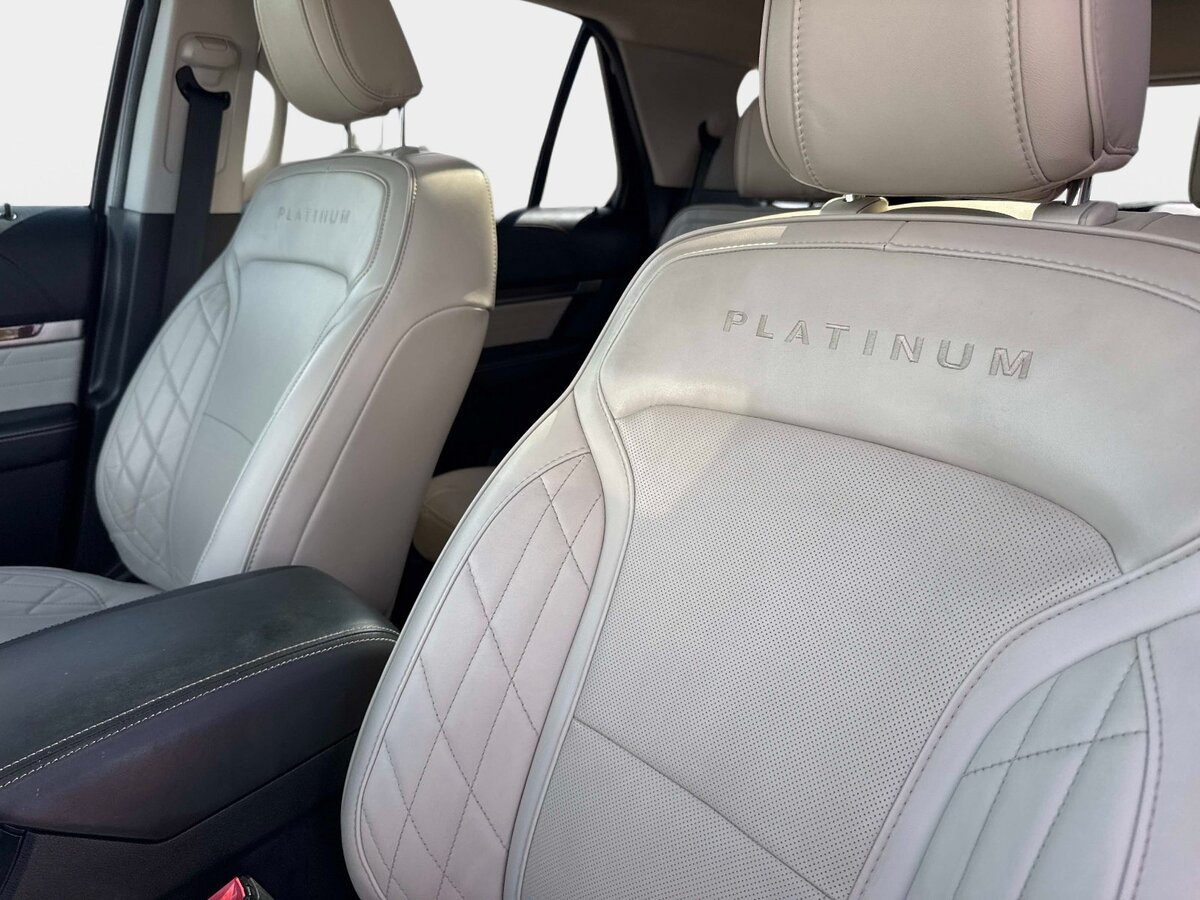 Used 2019 Ford Explorer Platinum AWD/4WD image 24