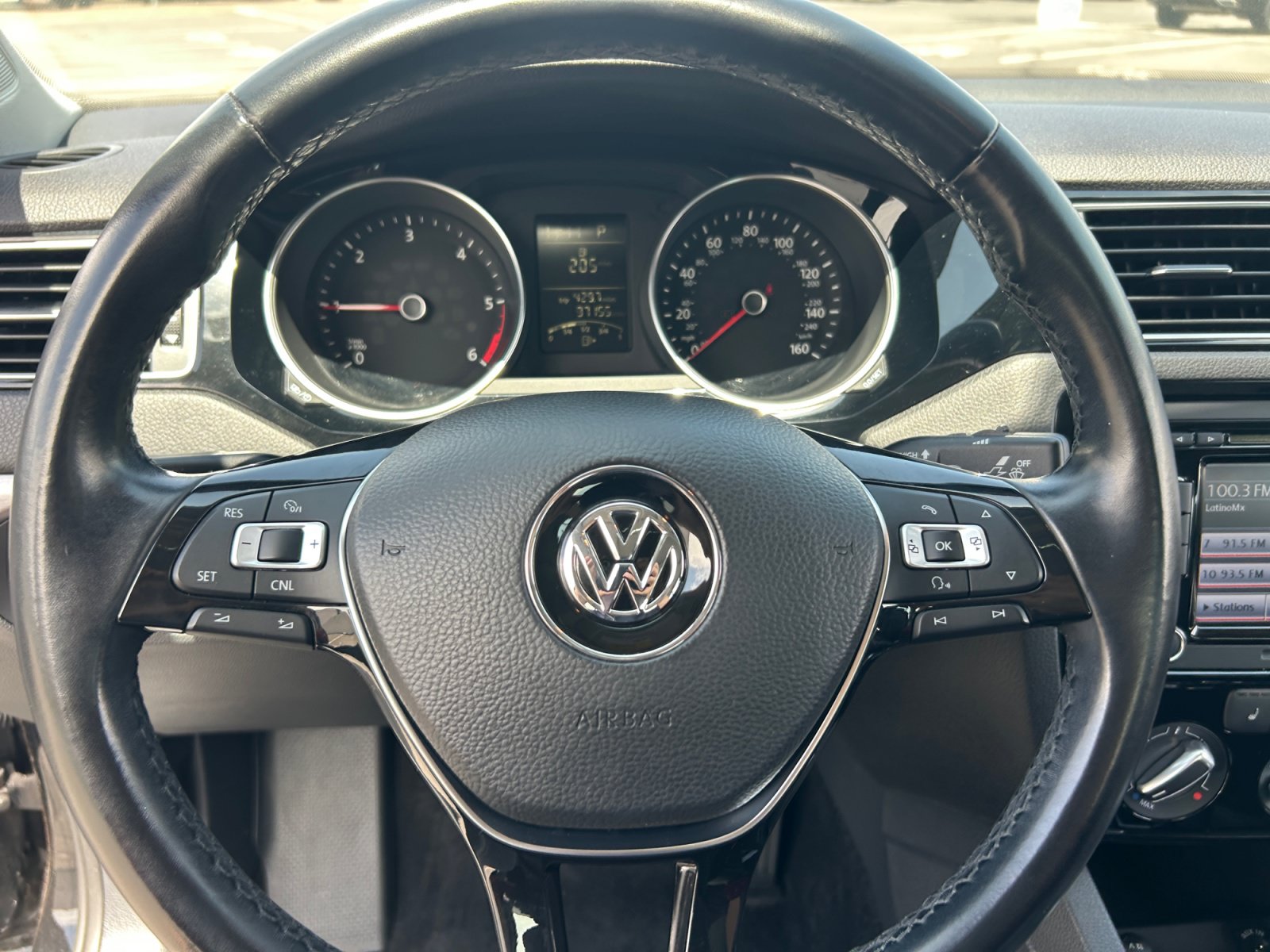 Used 2015 Volkswagen Jetta TDI SE FWD image 9