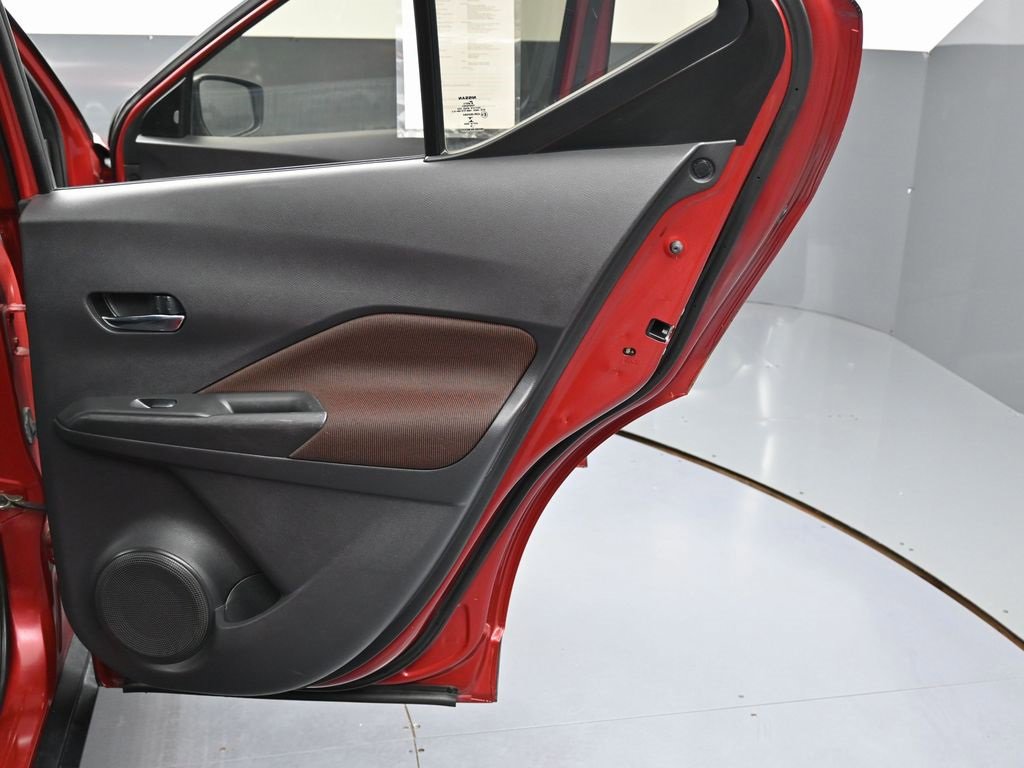 Used 2019 Nissan Kicks SR image 34