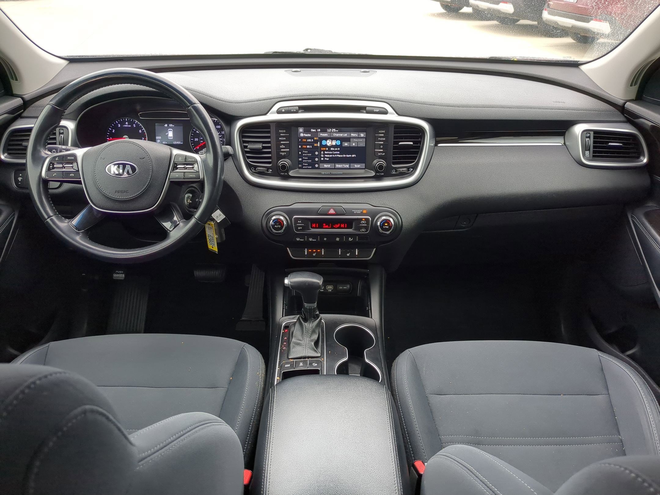 Used 2019 Kia Sorento LX w/ LX Convenience Package image 17