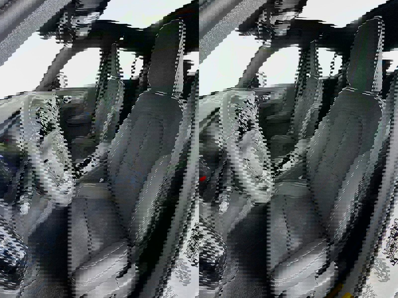 Used 2023 Volvo C40 P8 Recharge Ultimate image 12