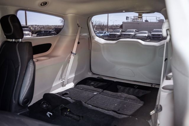 Used 2022 Chrysler Voyager LX FWD image 30