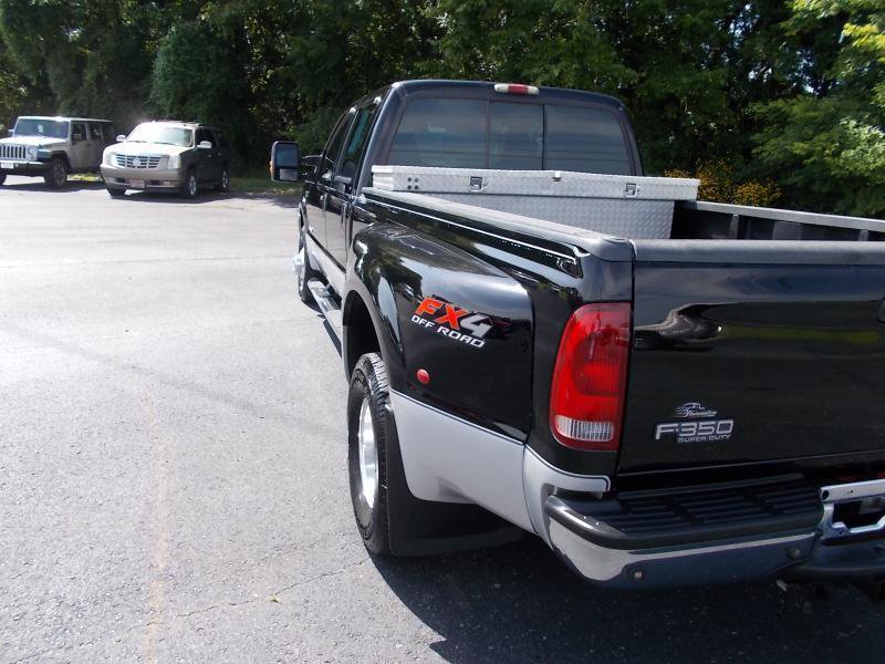 Used 2004 Ford F350 Lariat AWD/4WD image 4