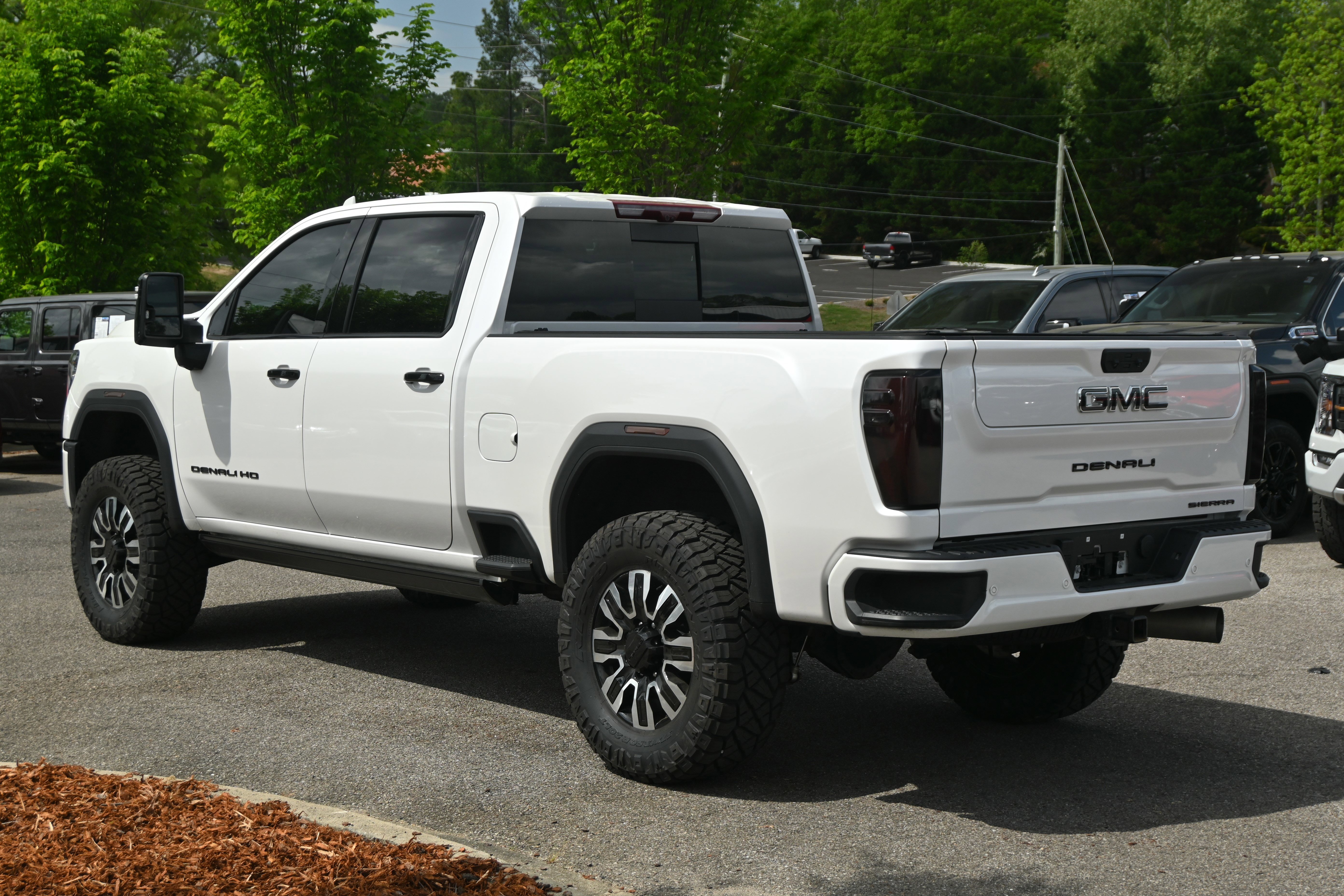 Used 2025 GMC Sierra 2500 Denali Ultimate image 11