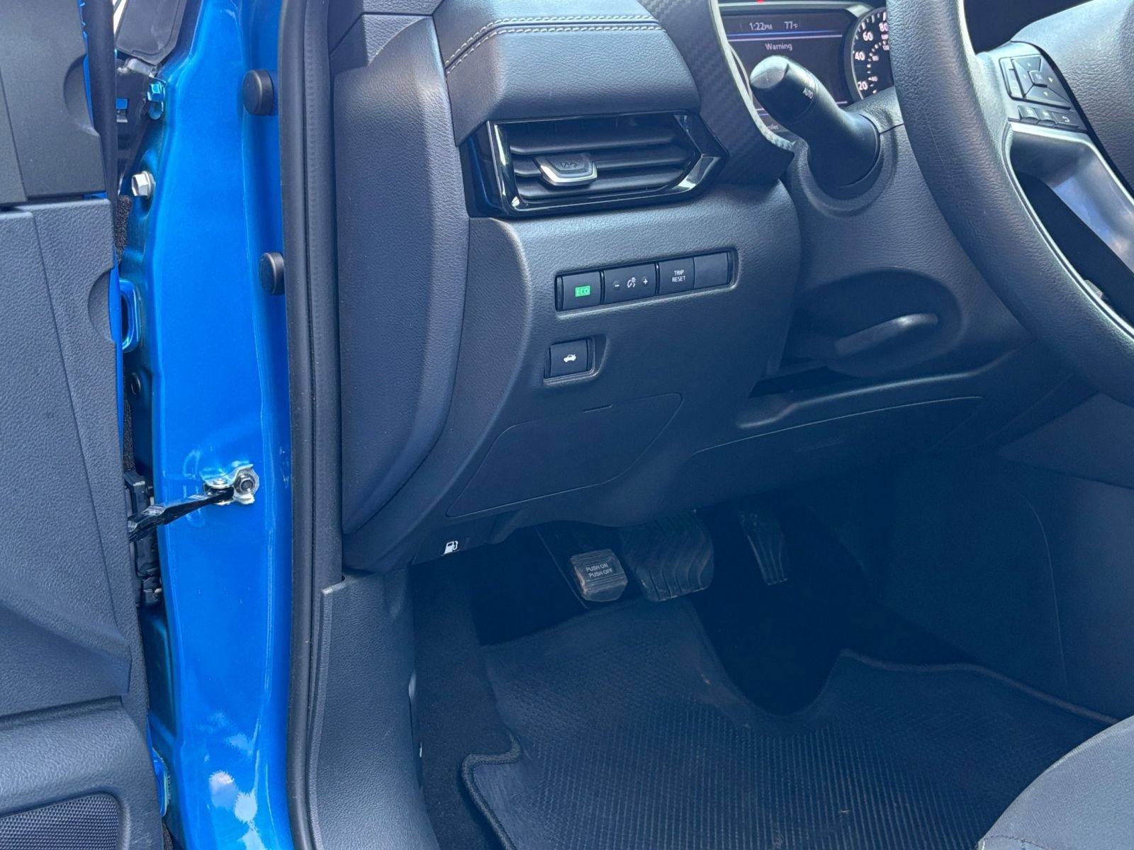 Used 2025 Nissan Sentra SV FWD image 32