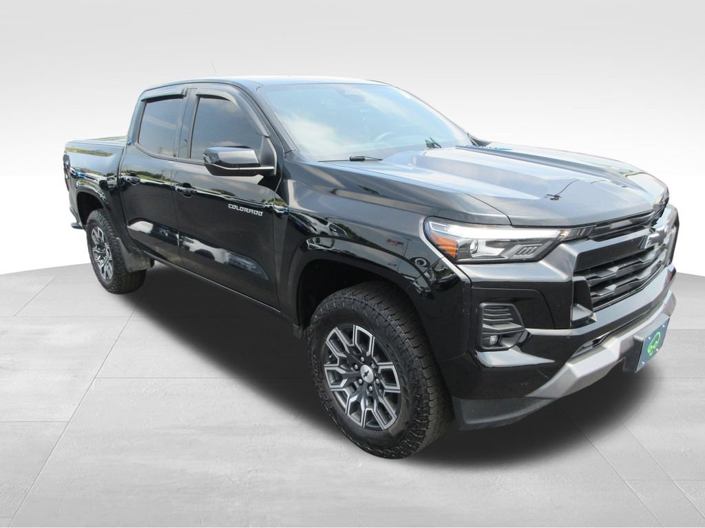 Certified 2023 Chevrolet Colorado Z71 w/ Z71 Convenience Package 2 AWD/4WD image 3