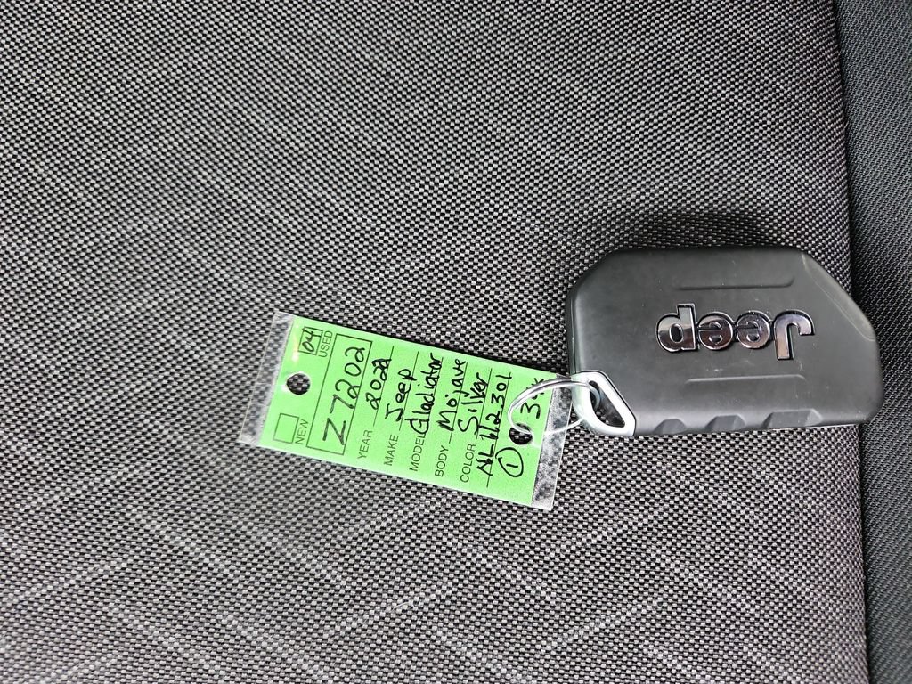 Used 2022 Jeep Gladiator Mojave AWD/4WD image 30